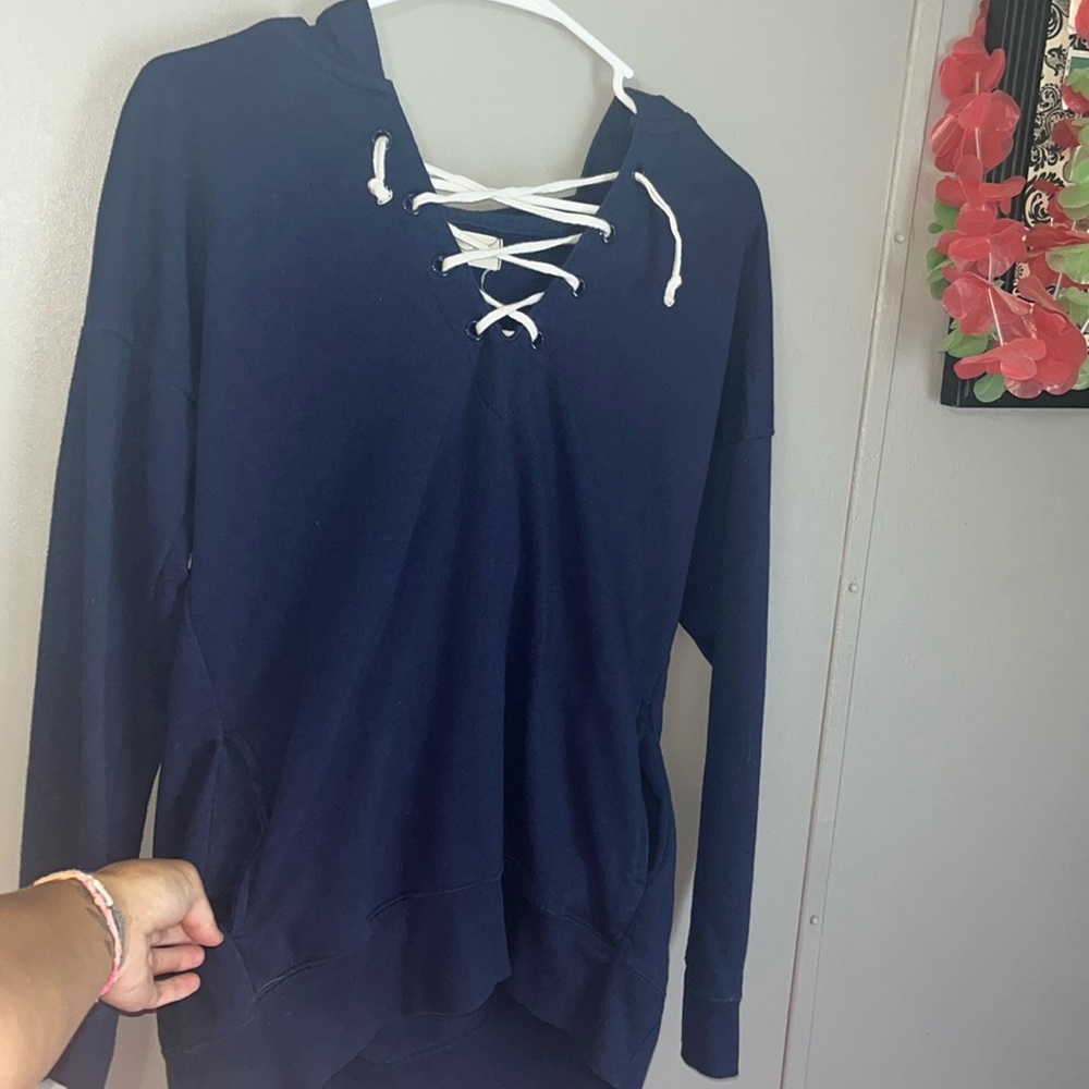 Cute lace up hoodie, with pockets